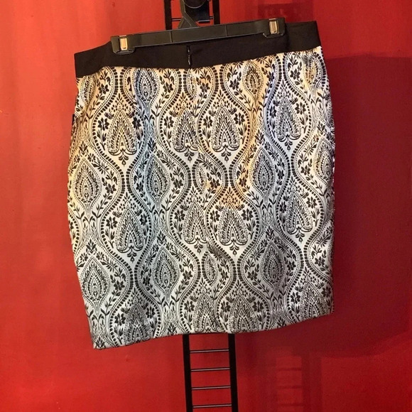 Worthington Paisley Jacquard Print Skirt Size 16P - Picture 9 of 9